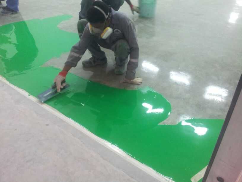 Hướng Dẫn Chi Tiết Các Bước Thi Công Sơn Epoxy Tự San Phẳng