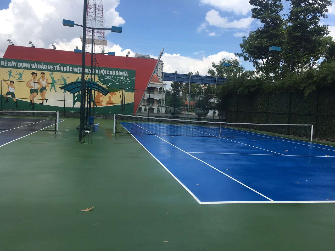 Thi Công Sơn Sân Tennis