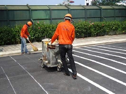 Thi Công Sơn Vạch Dẻo Nhiệt Phản Quang