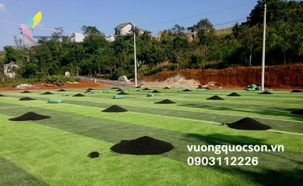 Thi Công Trải Hạt Cao Su