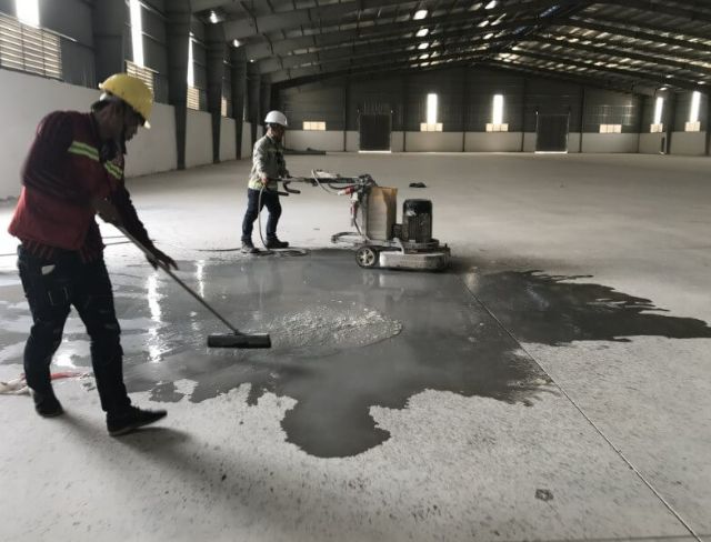 Mài sàn bê tông nhà xưởng cho a Tùng ở quận Thủ Đức