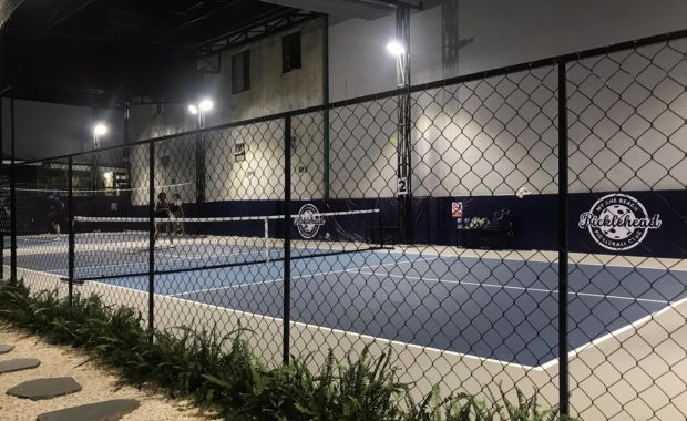 Lưu ý khi sửa chữa tường rào và lưới chắn bóng